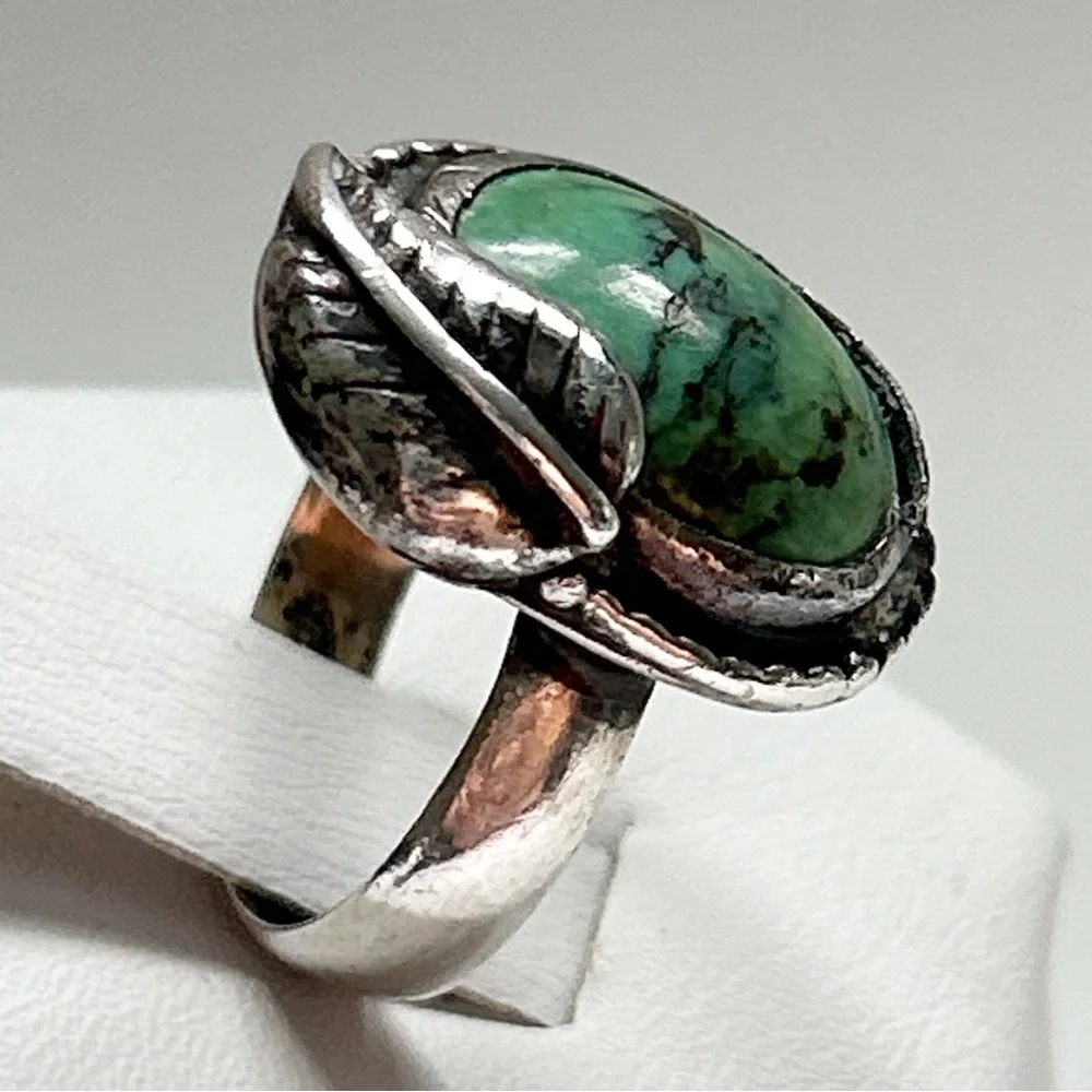 Vintage Southwestern Turquoise Sterling Silver Ring - Picture 3 of 12